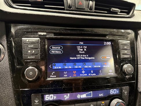 Used 2020 Nissan Rogue SV w/ Premium Package image 17