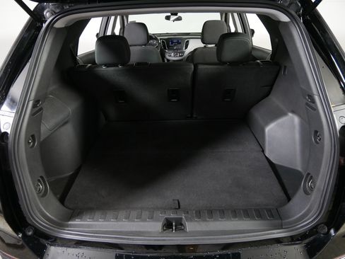 Used 2023 Chevrolet Equinox LS w/ Driver Confidence II Package AWD/4WD image 18