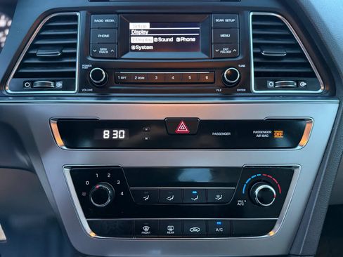 Used 2017 Hyundai Sonata SE FWD image 25