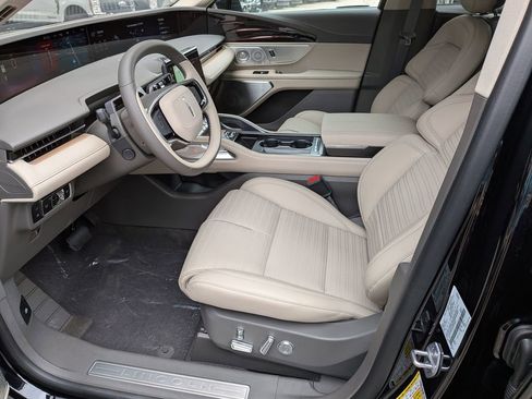 New 2025 Lincoln Nautilus Reserve image 16