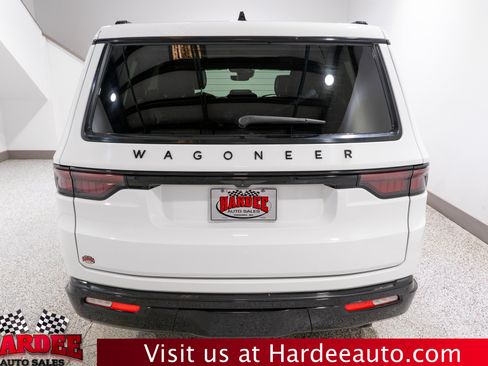 Used 2024 Jeep Wagoneer Series II AWD/4WD image 4