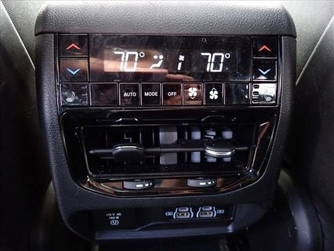 Used 2023 Jeep Grand Cherokee Overland w/ Advanced Protech Group III image 10