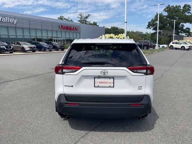 Used 2023 Toyota RAV4 LE AWD/4WD image 5