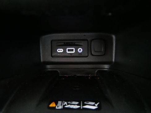 Used 2021 Chevrolet Equinox Premier AWD/4WD image 30