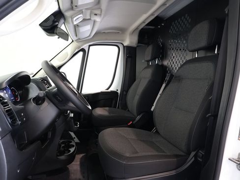Used 2025 RAM ProMaster 2500 w/ U-Haul Equipment Group FWD image 19