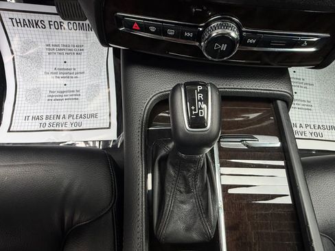 Used 2018 Volvo XC90 T5 Momentum w/ Convenience Package AWD/4WD image 29
