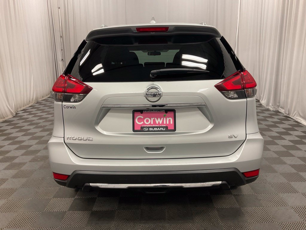 Used 2017 Nissan Rogue SV FWD image 5