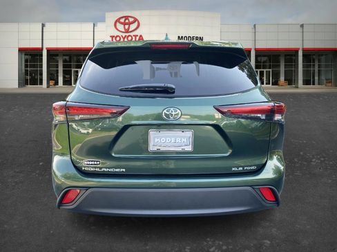 Certified 2025 Toyota Highlander XLE AWD/4WD image 6