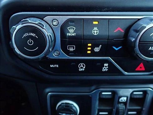 Used 2021 Jeep Gladiator Sport AWD/4WD image 17