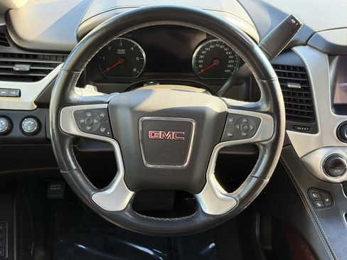 Used 2019 GMC Yukon SLT w/ Graphite Performance Edition AWD/4WD image 17