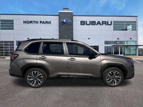 Used 2025 Subaru Forester Touring image 2
