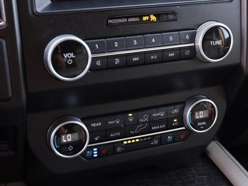 Used 2021 Ford Expedition Limited AWD/4WD image 22