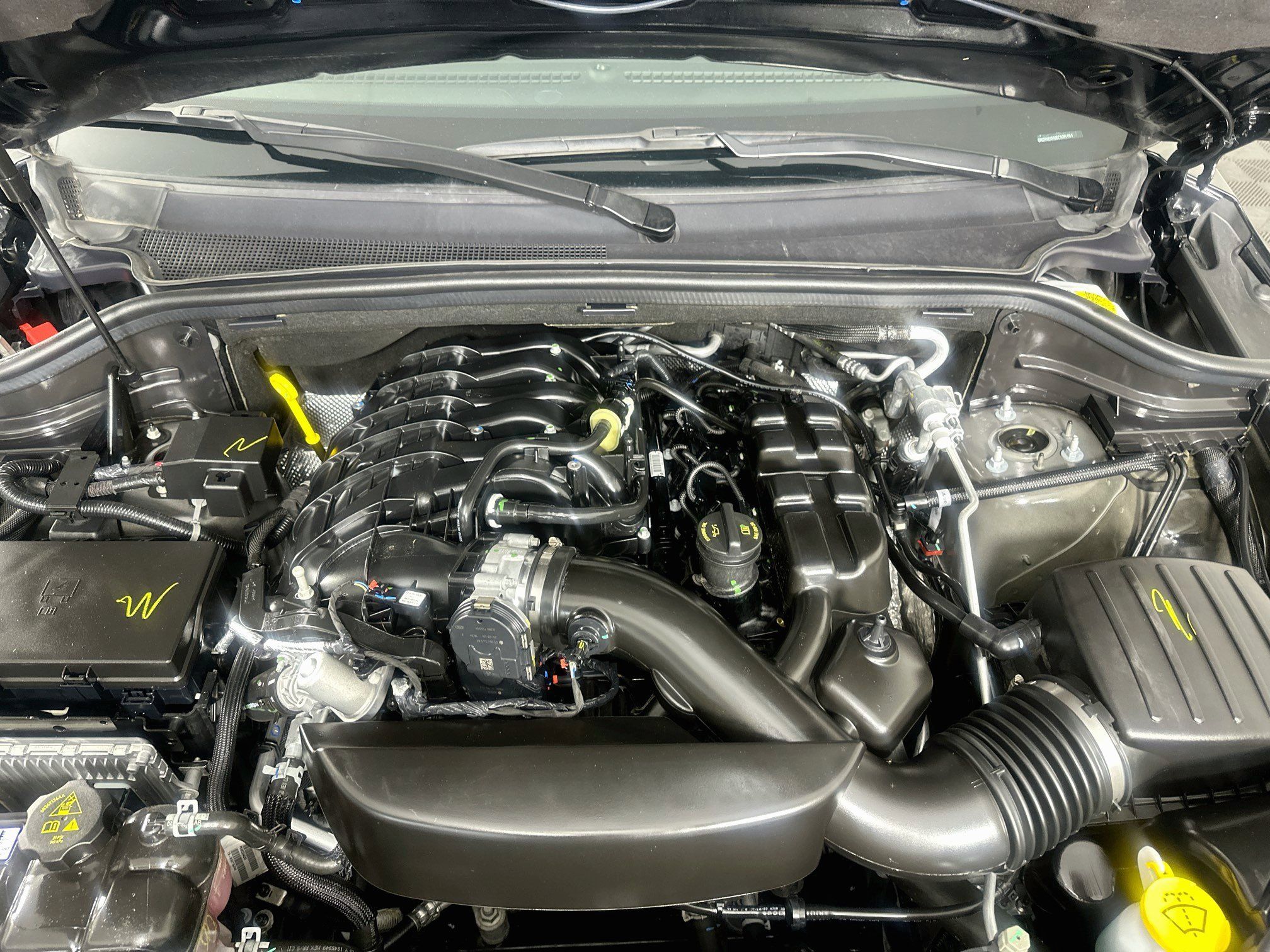 Used 2025 Dodge Durango GT RWD image 35