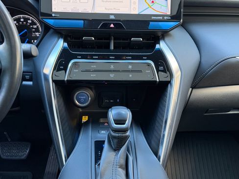 Used 2021 Toyota Venza Limited w/ Advanced Technology Package image 21