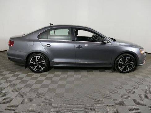 Used 2017 Volkswagen Jetta SEL FWD image 8
