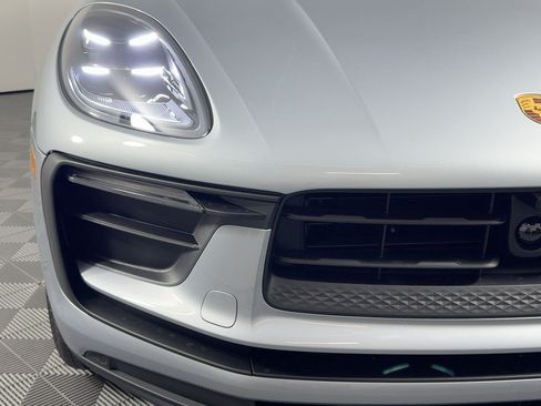 Certified 2026 Porsche Macan AWD/4WD image 11