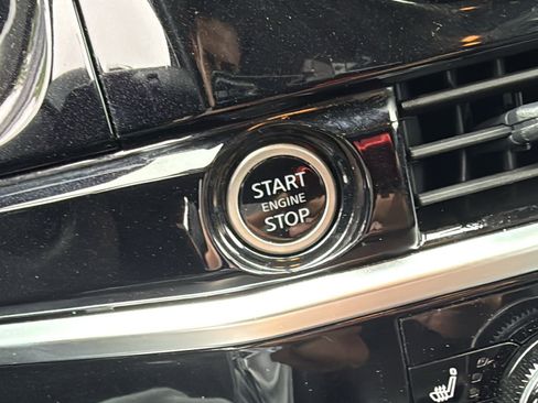 Certified 2024 Nissan Pathfinder SL image 12