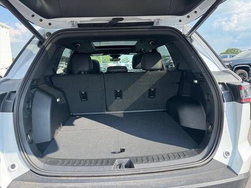 Used 2026 Chevrolet Equinox ACTIV w/ Safety and Technology Package FWD image 10