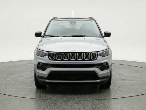 Used 2025 Jeep Compass Limited AWD/4WD image 2