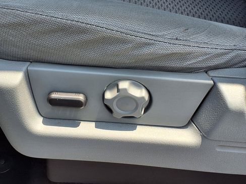 Used 2012 Ford F150 XLT w/ XLT Chrome Pkg AWD/4WD image 4