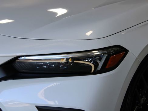 Used 2022 Honda Civic Sport image 2