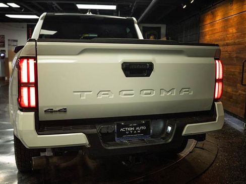 Used 2025 Toyota Tacoma SR5 AWD/4WD image 6