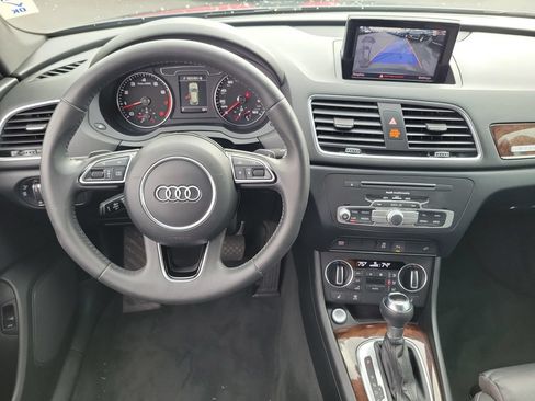 Used 2018 Audi Q3 2.0T Premium Plus w/ Premium Plus Package AWD/4WD image 4