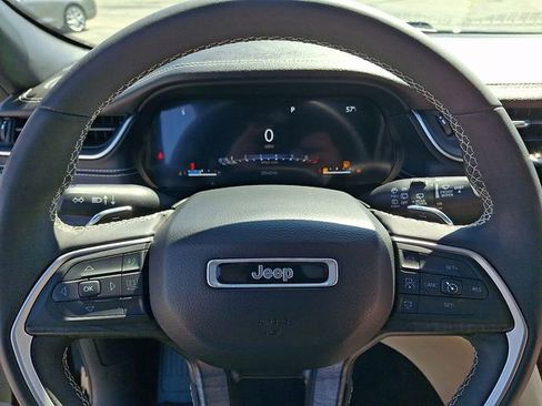 Used 2023 Jeep Grand Cherokee L Limited w/ Luxury Tech Group II image 20