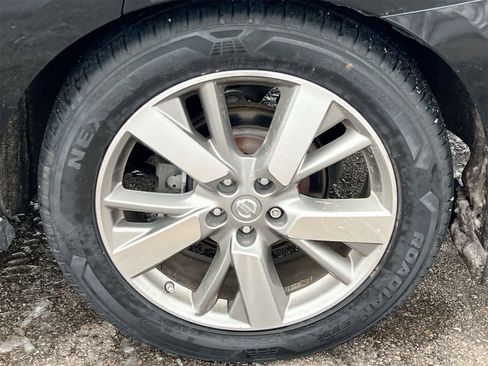 Used 2014 Nissan Pathfinder SL image 14