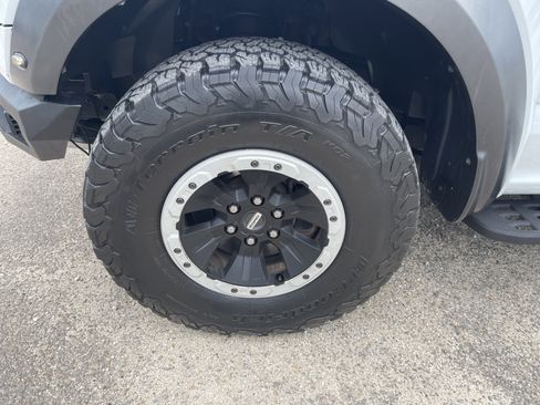 Used 2017 Ford F150 Raptor w/ Equipment Group 802A Luxury AWD/4WD image 11