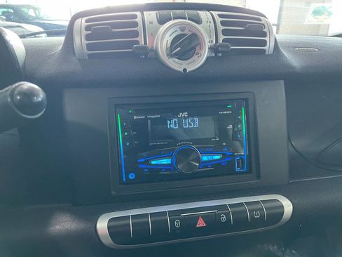 Used 2013 smart fortwo passion image 22