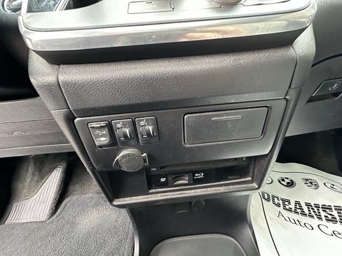 Used 2015 Toyota Sienna Limited Premium image 12