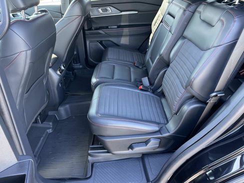 Used 2025 Ford Explorer ST-Line image 11