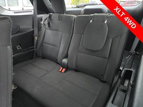 Used 2020 Ford Explorer XLT w/ Comfort Package image 26