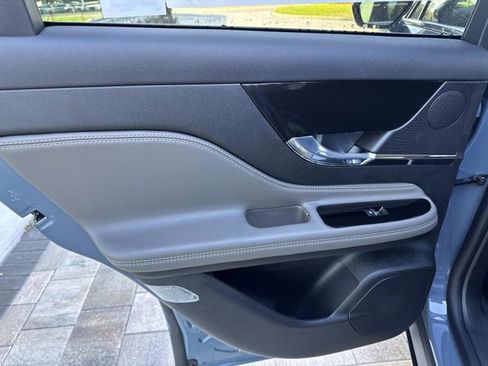 New 2026 Lincoln Corsair Premiere image 15