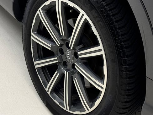Used 2019 Audi Q7 3.0T Premium Plus w/ Premium Plus Package AWD/4WD image 10