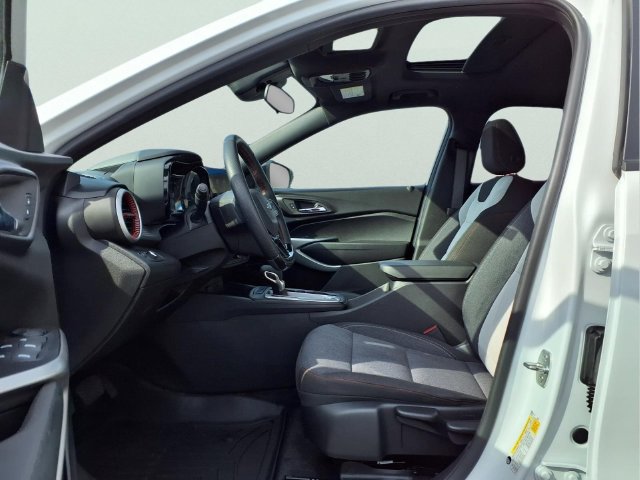 Certified 2024 Chevrolet Trax RS w/ Sunroof Package FWD image 16
