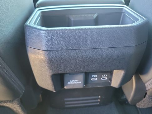 Used 2024 Toyota Tacoma Limited w/ Limited Package (LT) AWD/4WD image 13