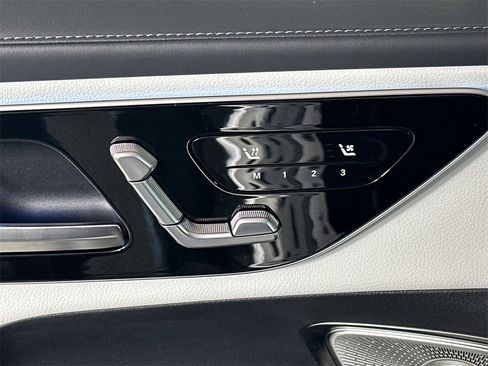 Certified 2024 Mercedes-Benz GLC 300 image 11