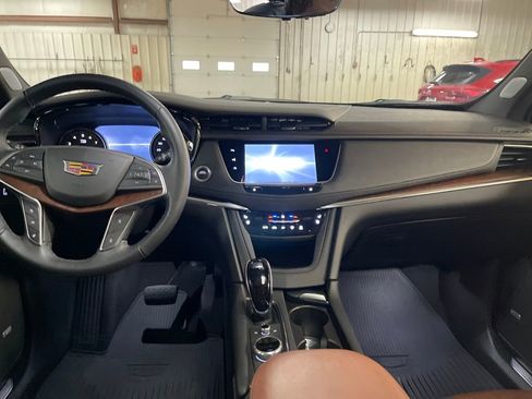 Used 2024 Cadillac XT5 Premium Luxury w/ Technology Package image 13