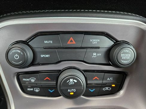 Used 2019 Dodge Challenger SXT RWD image 32