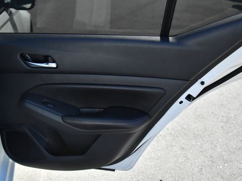 Used 2022 Nissan Altima 2.5 SR w/ Midnight Edition Package FWD image 38
