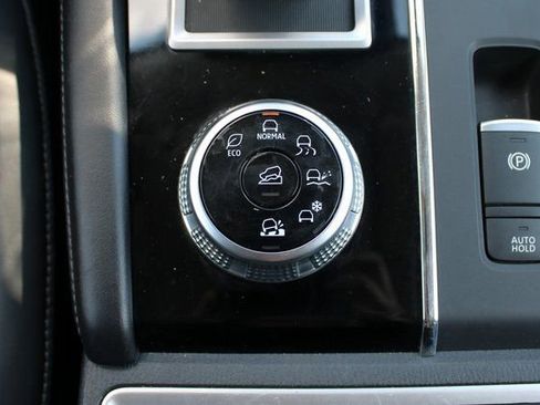 Used 2022 Mitsubishi Outlander SE image 19