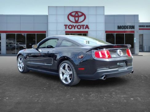 Used 2010 Ford Mustang GT RWD image 7