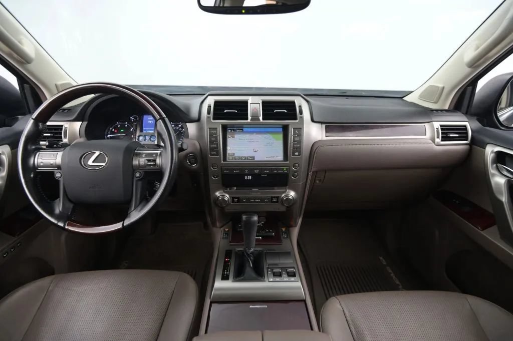 Used 2018 Lexus GX 460 Premium w/ Premium Package AWD/4WD image 32