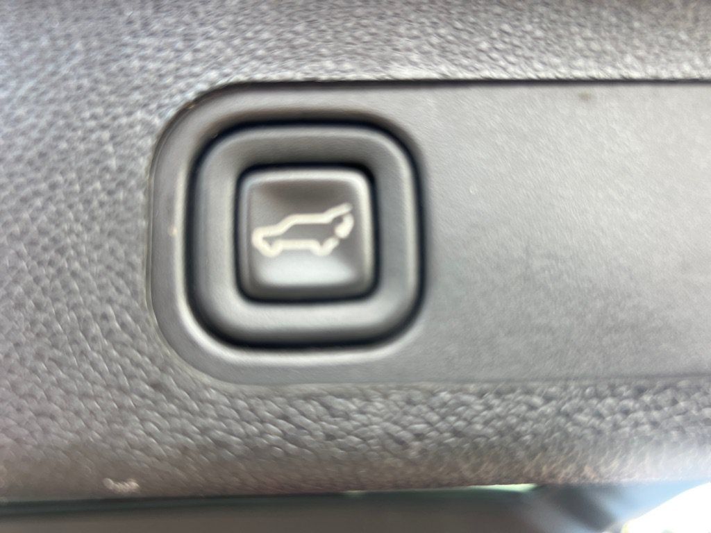Used 2012 Chevrolet Tahoe LT AWD/4WD image 24