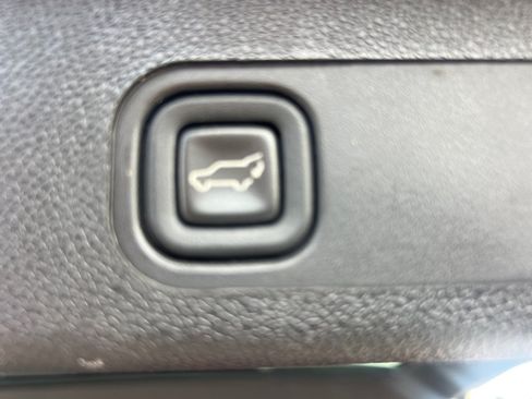 Used 2012 Chevrolet Tahoe LT AWD/4WD image 24