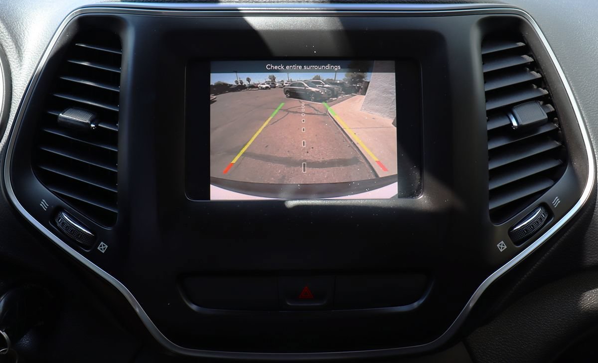 Used 2020 Jeep Cherokee Latitude FWD image 49