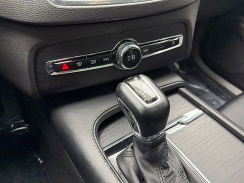 Used 2020 Volvo XC90 T5 Momentum image 29