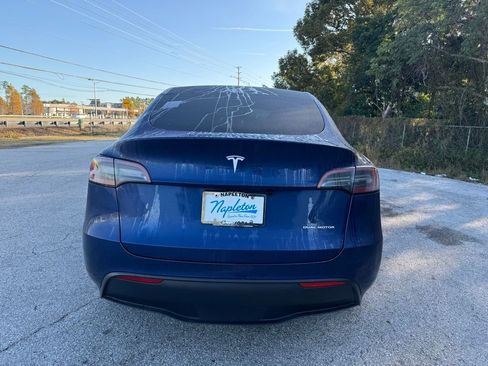Used 2023 Tesla Model Y Long Range image 13